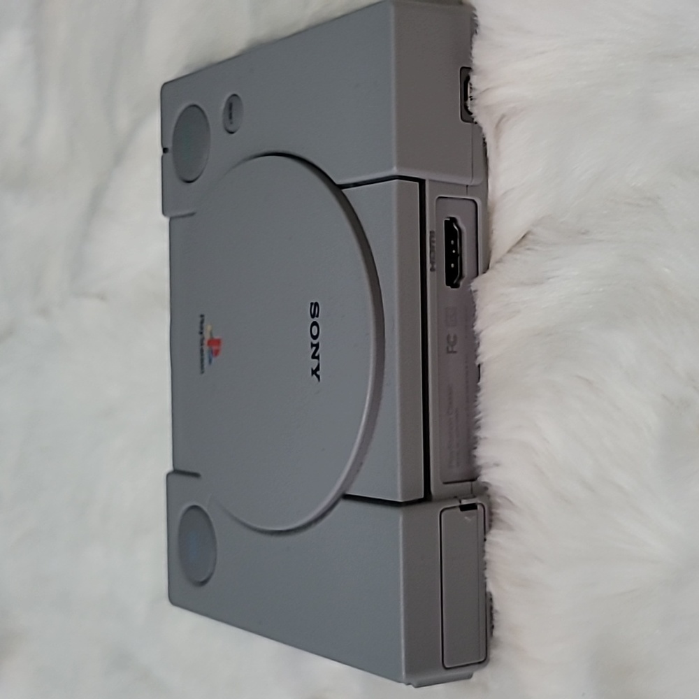 Playstation Mini - Picture 10 of 11